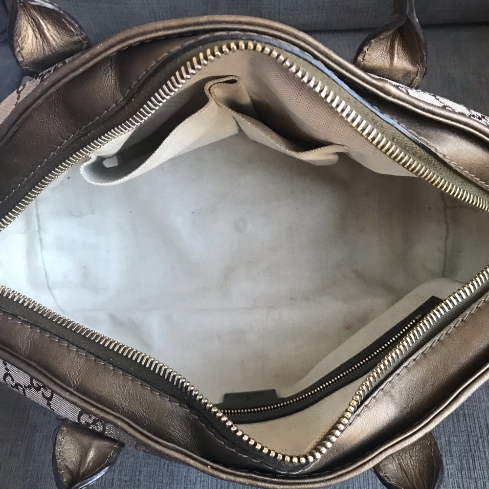 GUCCI Beige Metallic GG Canvas Heart-Bit Top Handle Bag - Picture 4 of 16